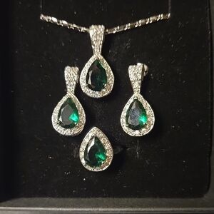 Emerald Set, Elegant Green and Silver Jewelry Set,New.